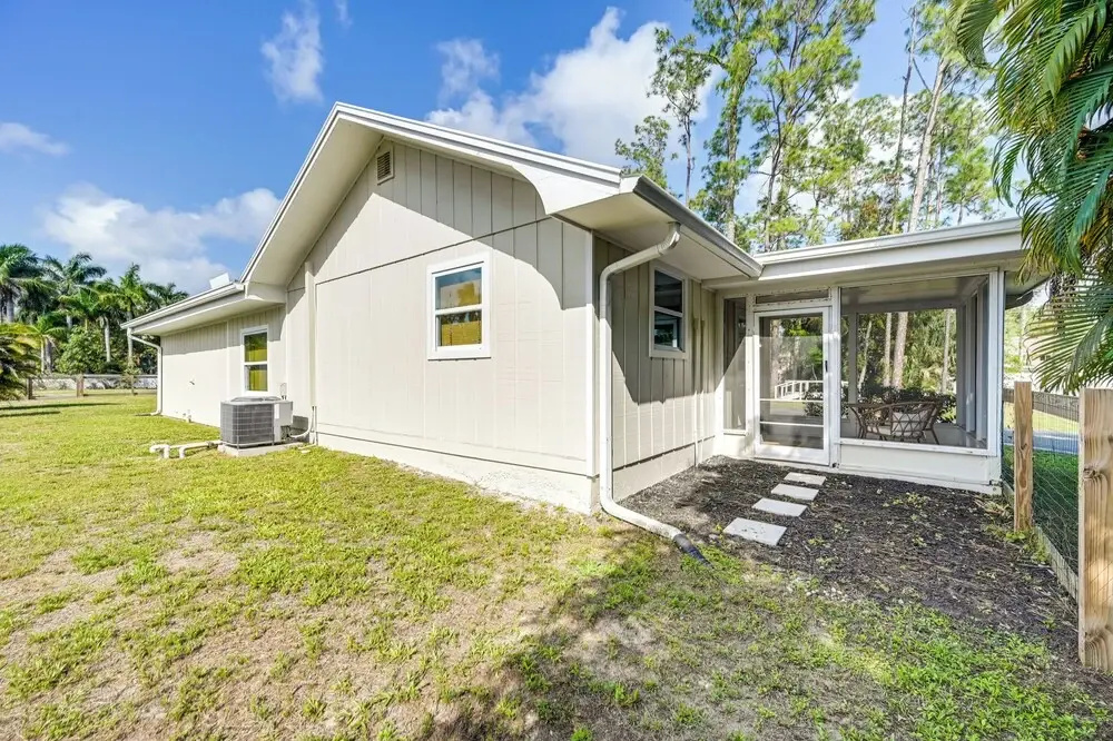 Modern Naples Duplex Home ~ 6 Mi to Beach!