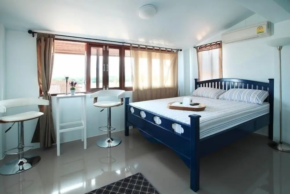 Двухместный номер Standard Пентхаус двуспальная кровать в The Royal Chiangkhan Boutique Hotel
