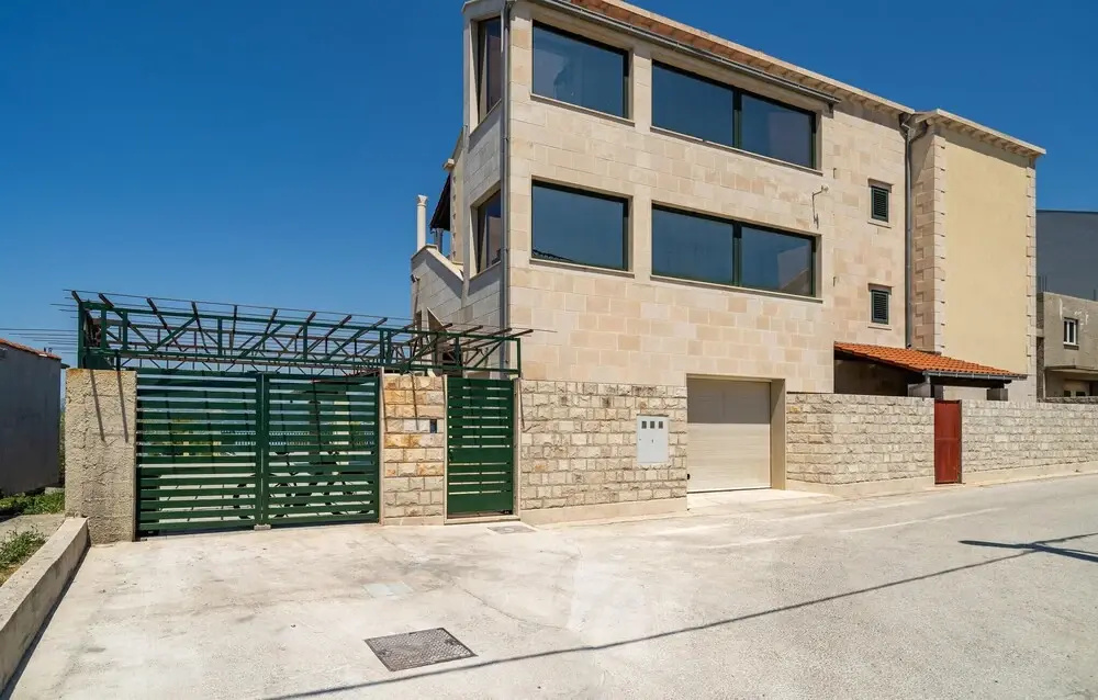 Amazing Home in Cavtat With Outdoor Swimming Pool, Wifi and 2 Bedrooms
