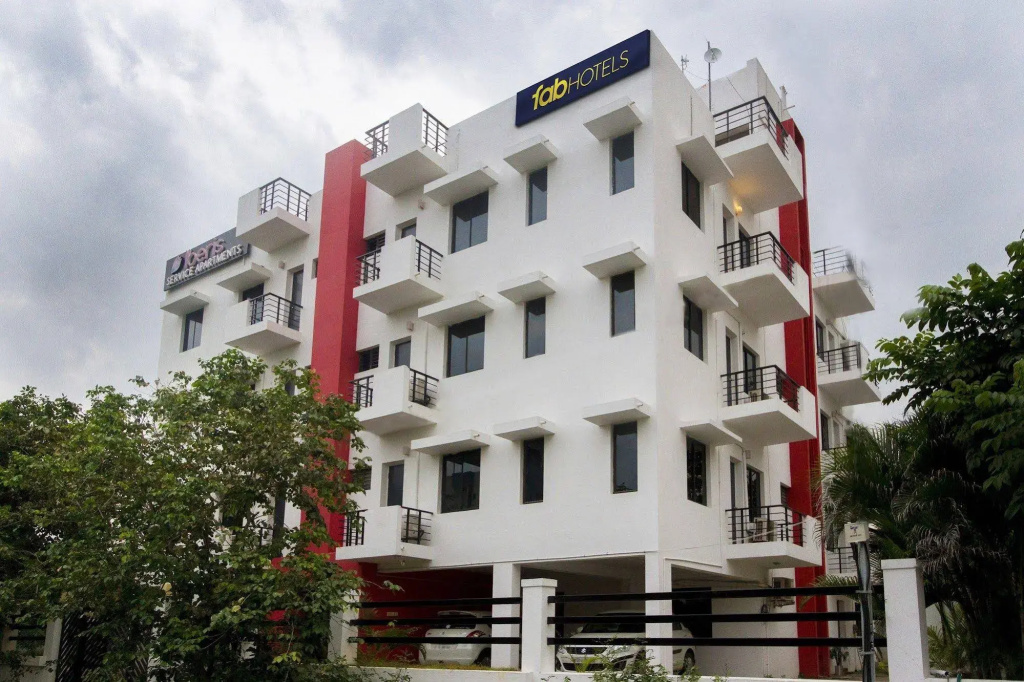 FabHotel Iberis Sholinganallur