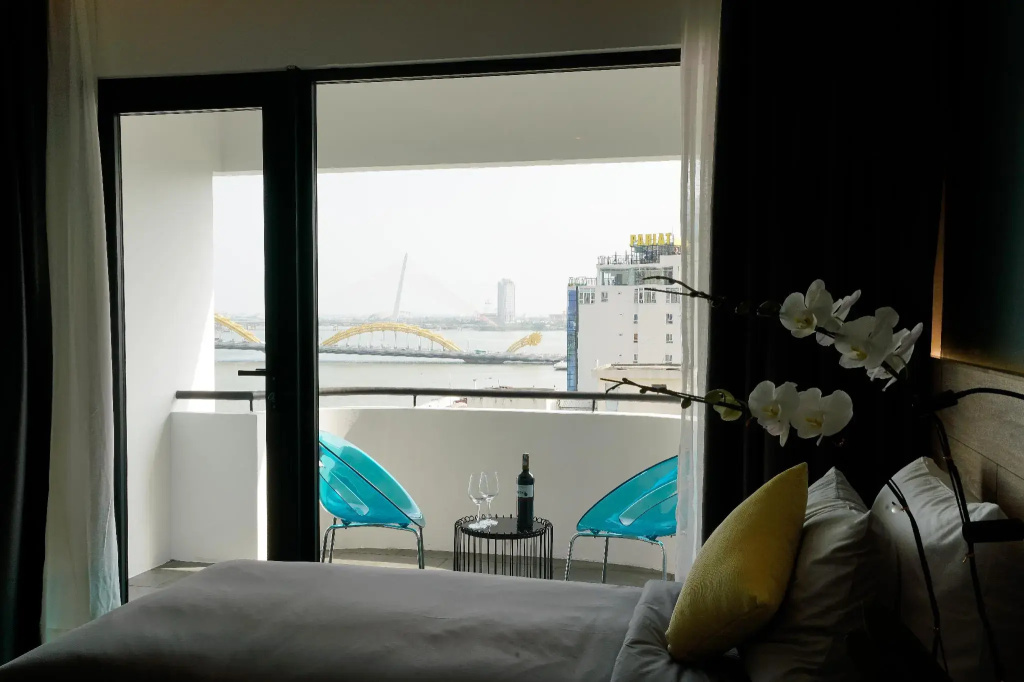 Premier room