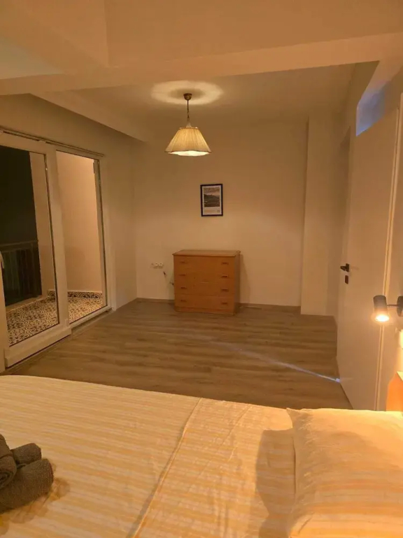 VILLA OLINDA 4 BED with huge garden - фото 10