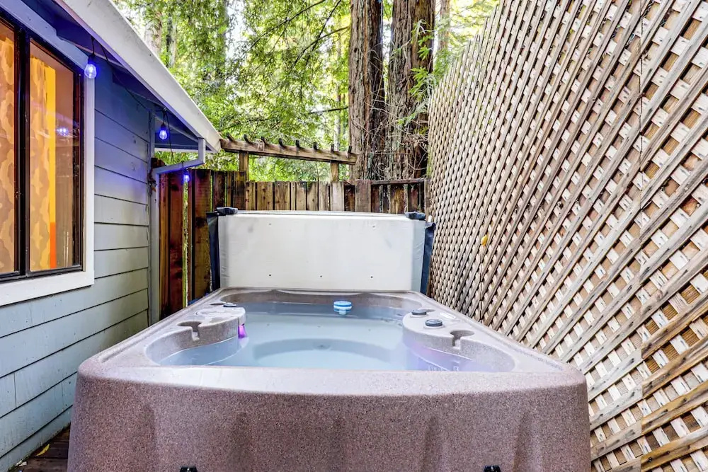 Russian River Retreat! Woodsy Guerneville Bungalow