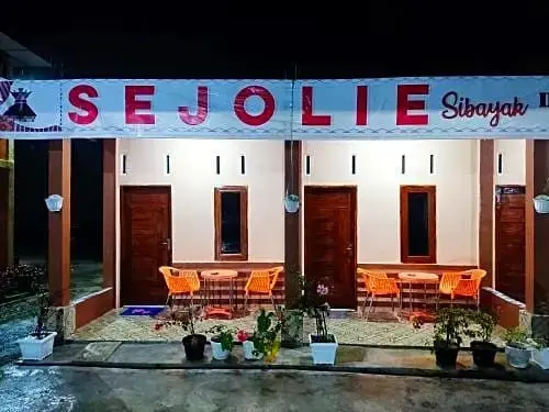 Penginapan Sejolie Sibayak
