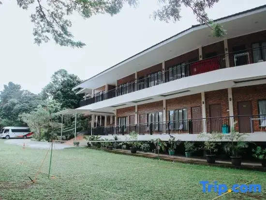Saung Dolken Syariah Resort & Hotel