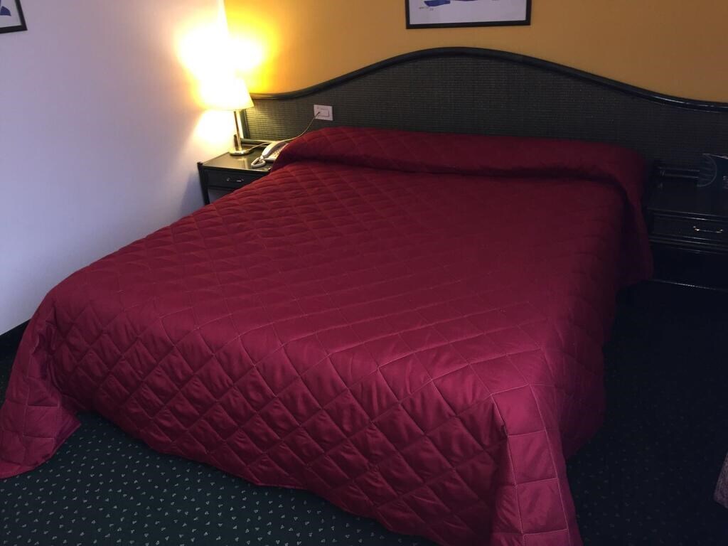 gallery_image_hidden_5