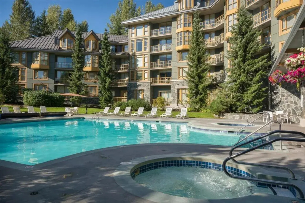 Whistler Cascade Lodge - 4