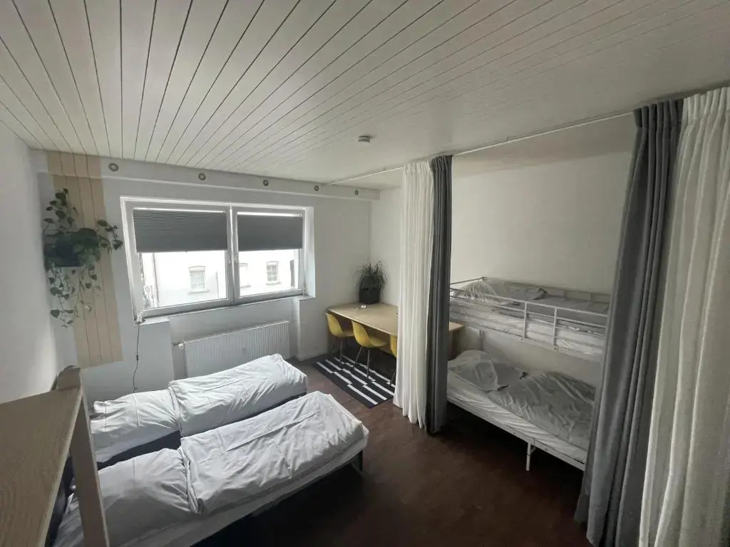 Economy room