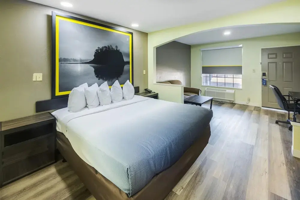 Standard Double room (full double bed)
