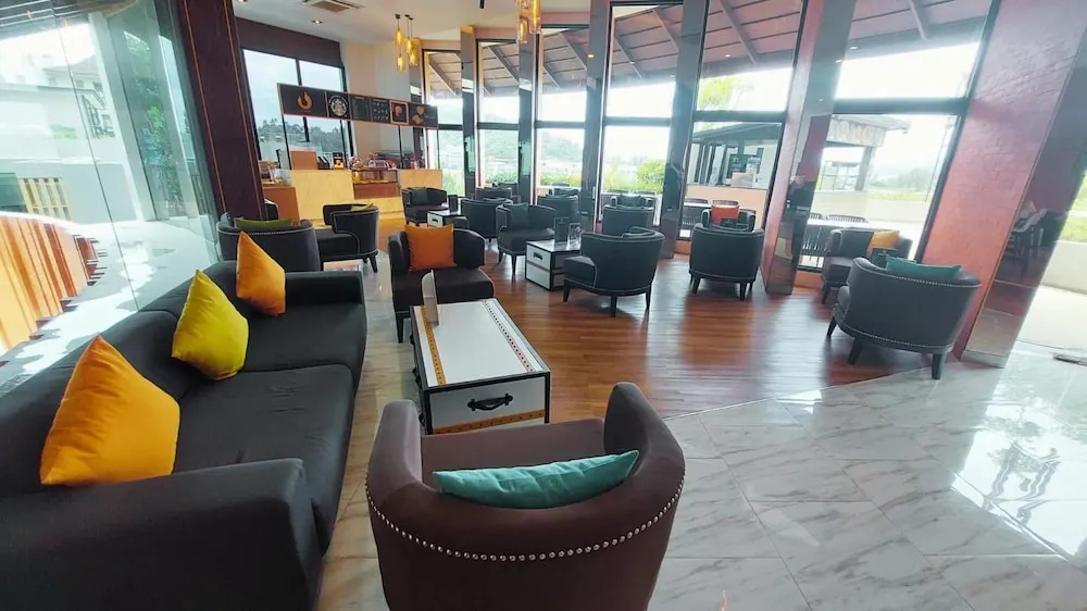Lobby & Reception
