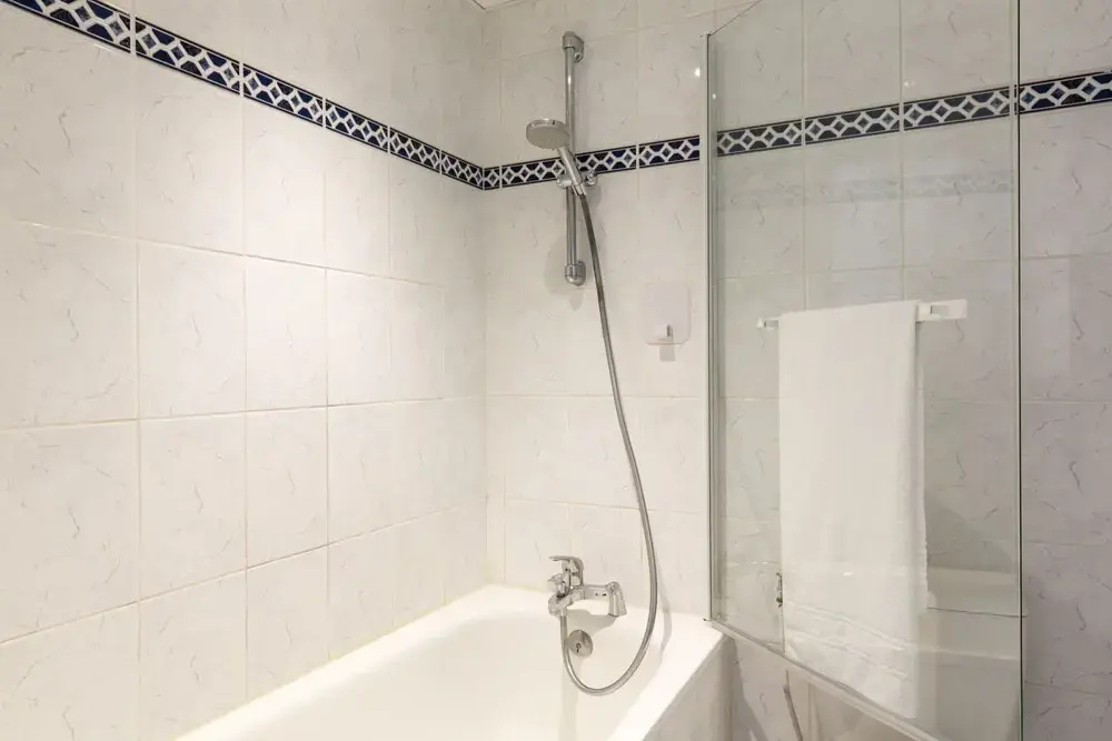 BRIT HOTEL CONFORT NEVERS Centre Gare - Chambres