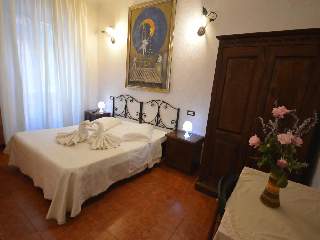 Standard Double room (full double bed)