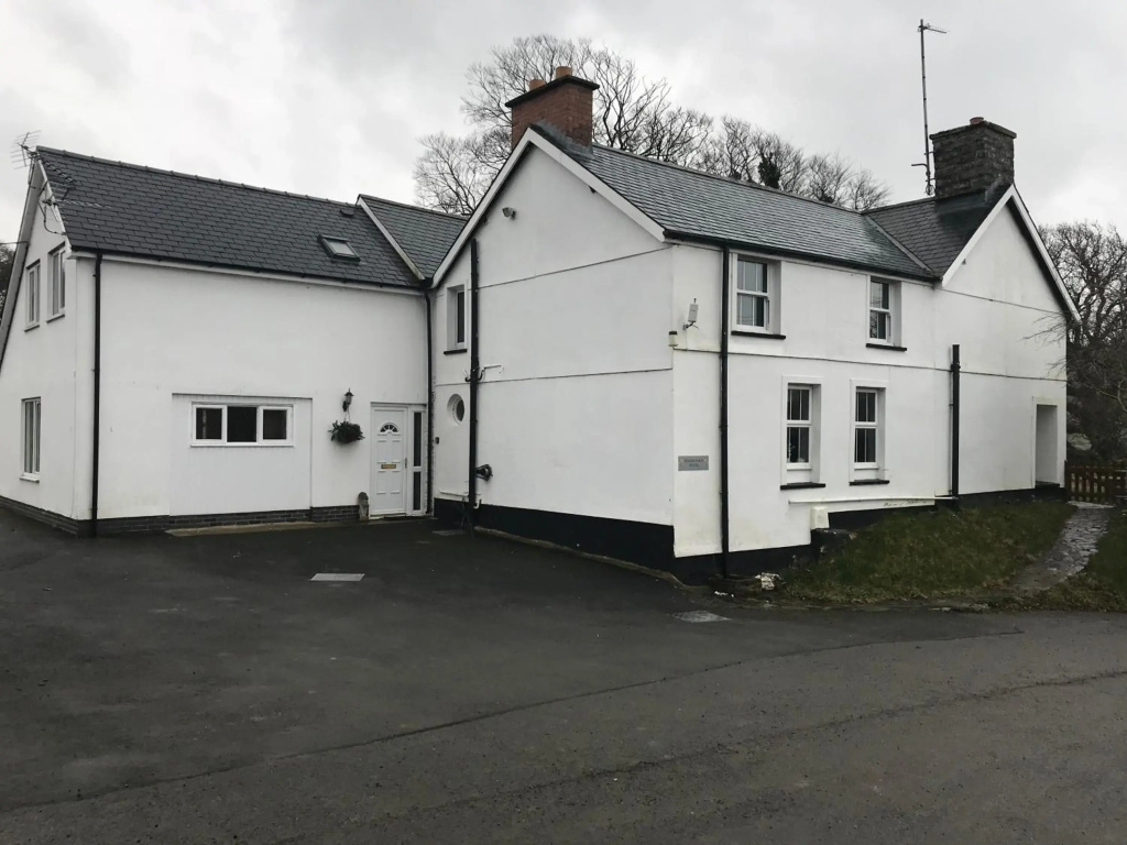 Pentre Farmhouse