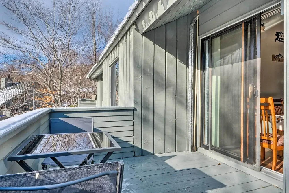 Lincoln Escape w/ Deck: 1 Mi to Loon Mountain!