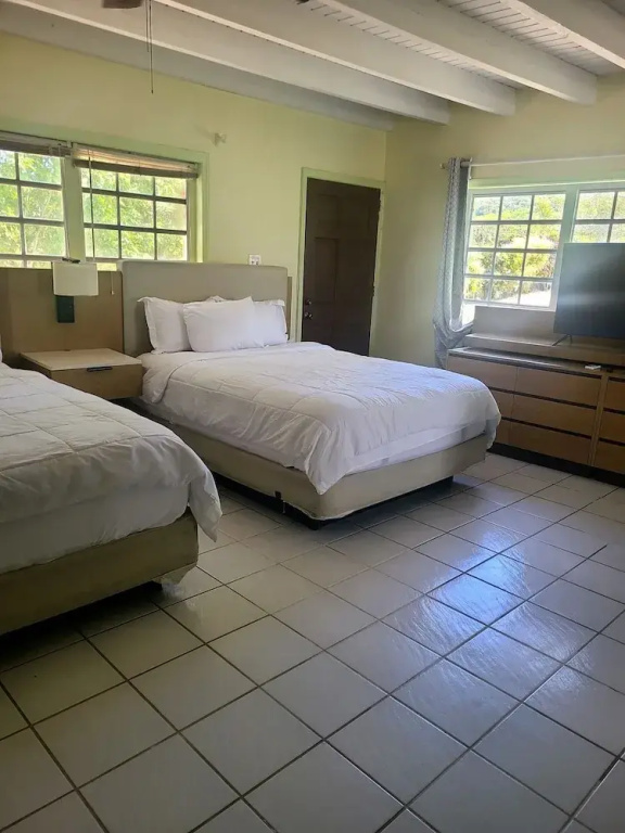 Deluxe Double room (full double bed)