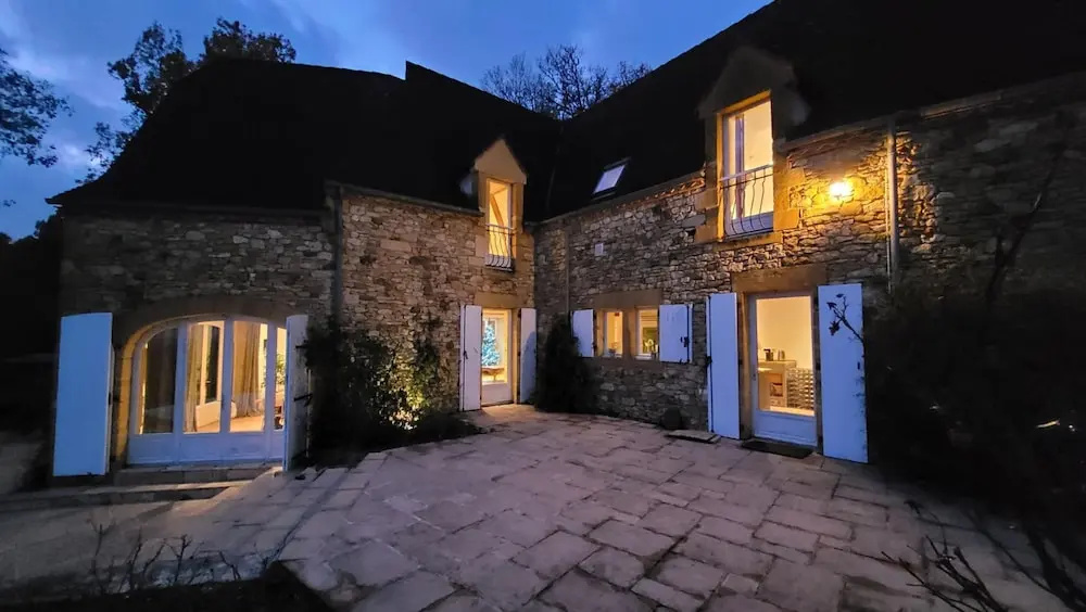 Luxury Secluded Chateau With Pool and hot tub