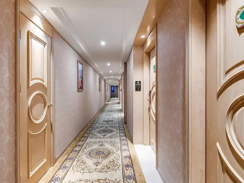 Lobby & Reception
