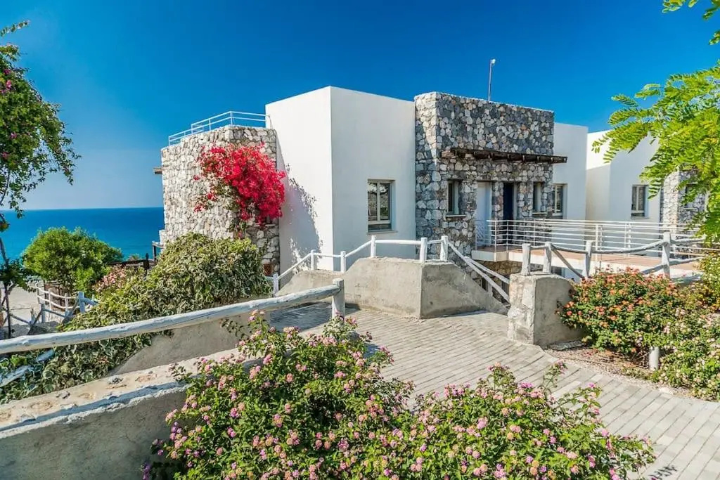 Boutique seafront apartment