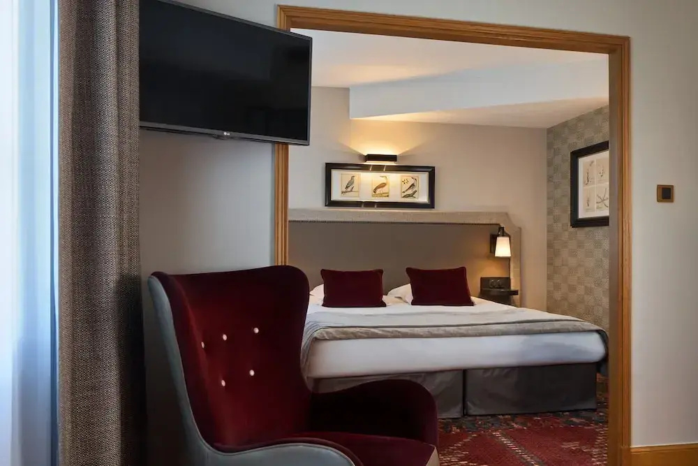 Deluxe Suite
