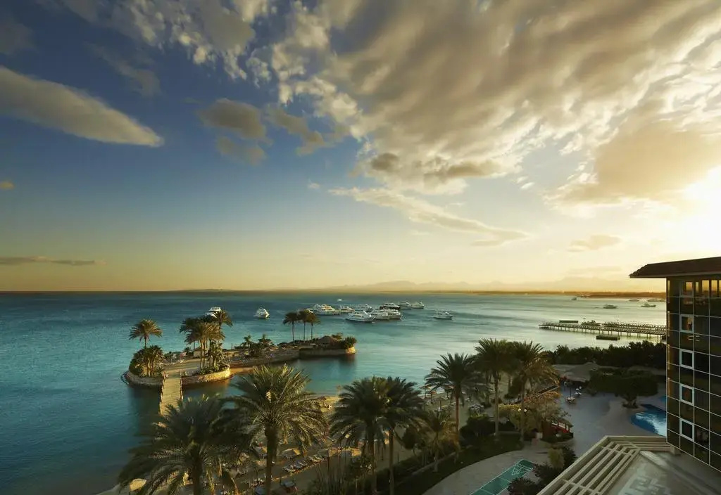 Beach & Waterfront