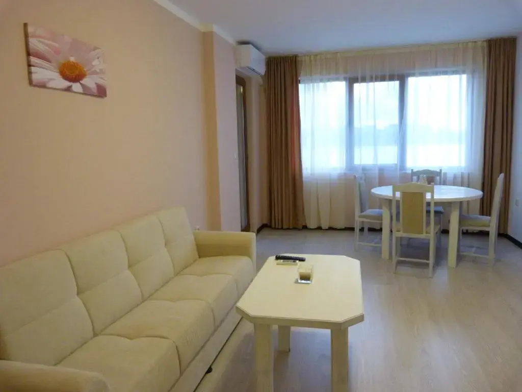 1 Bedroom Apartment with balcony