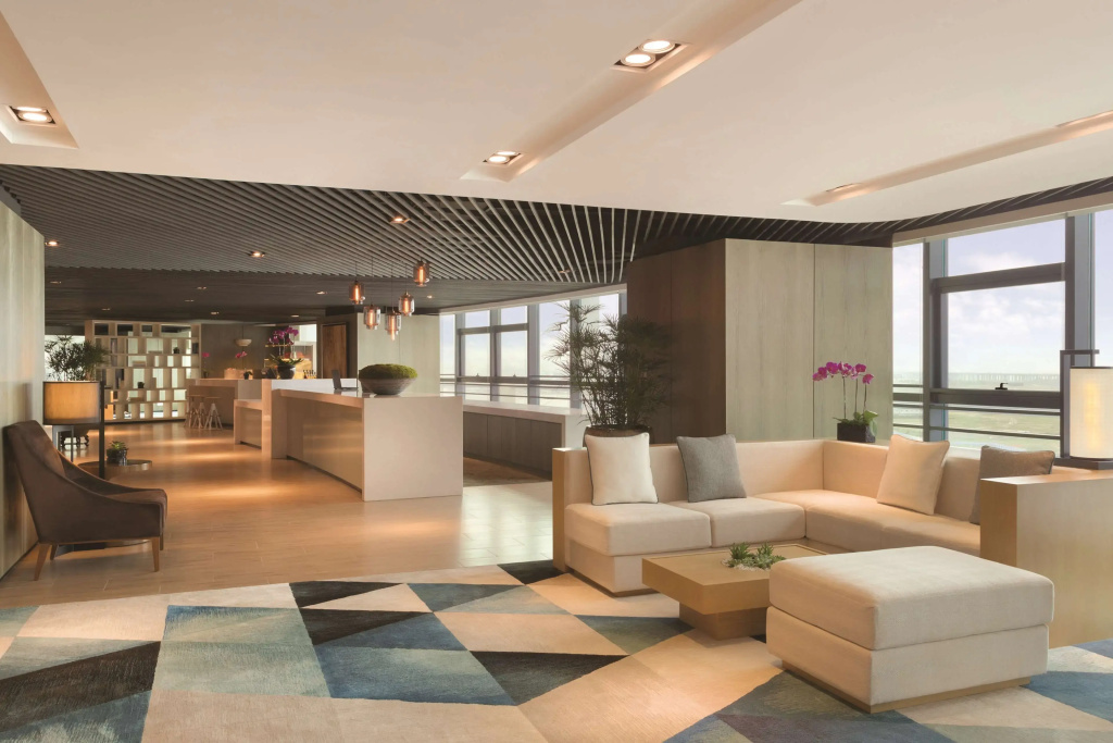 Lobby & Reception