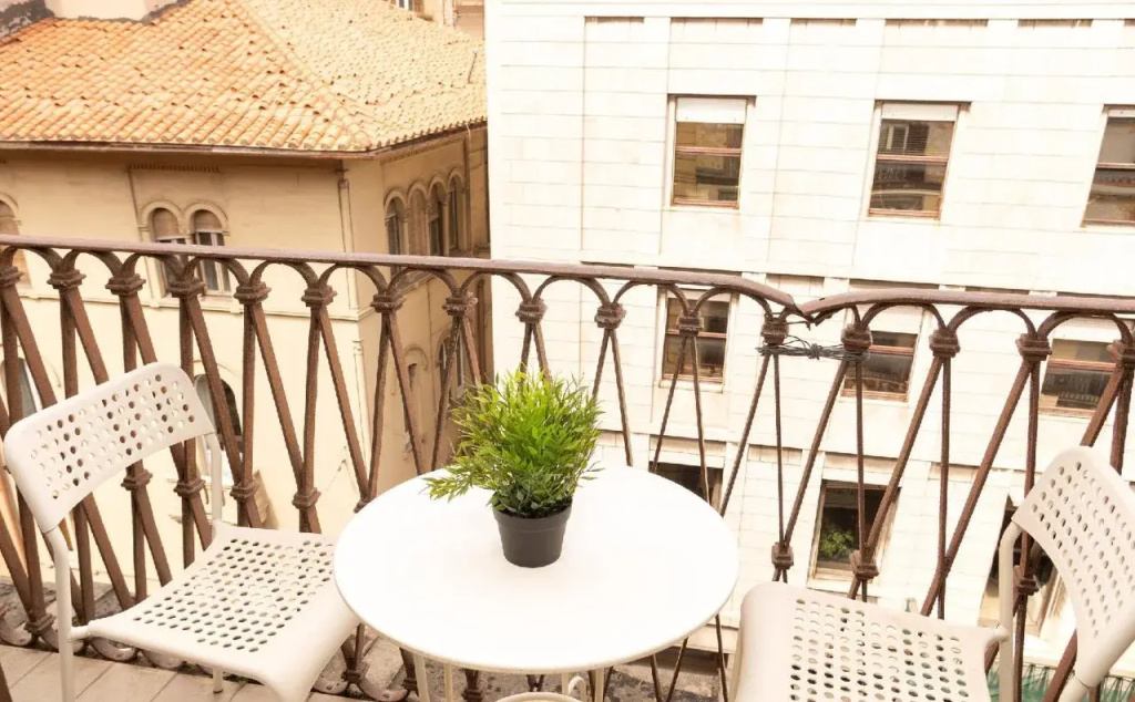 Balcony & Terrace