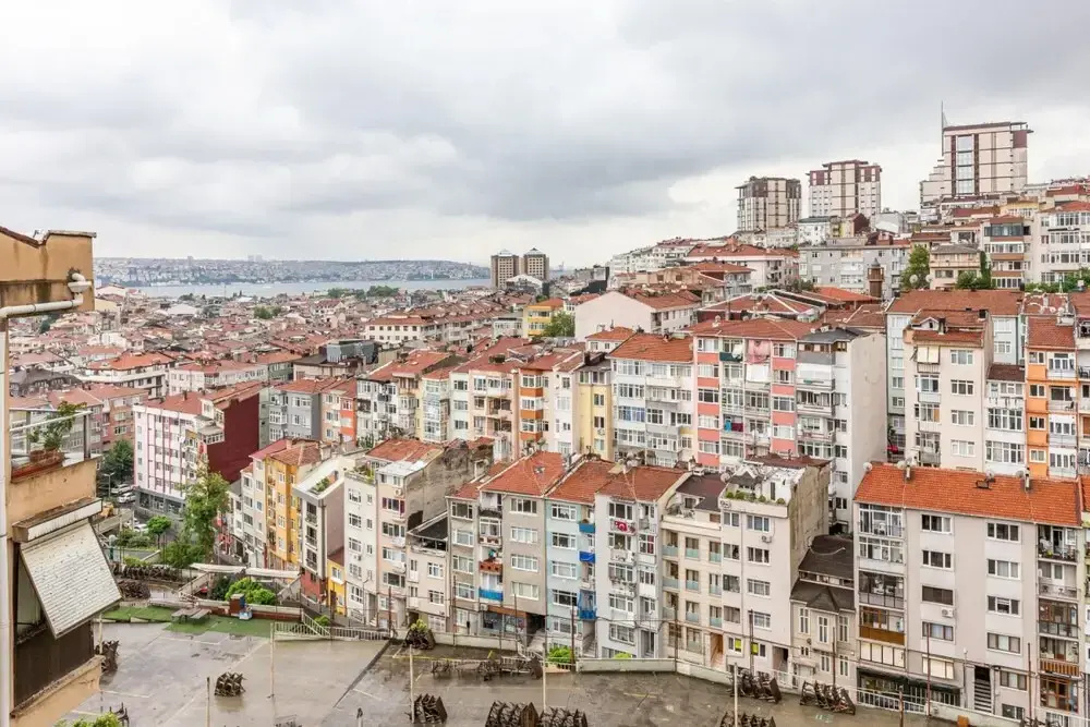 Eclectic and Cenral Flat With City View in Sisli