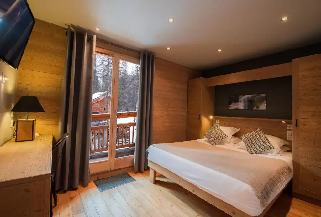 Standard Double room (full double bed)