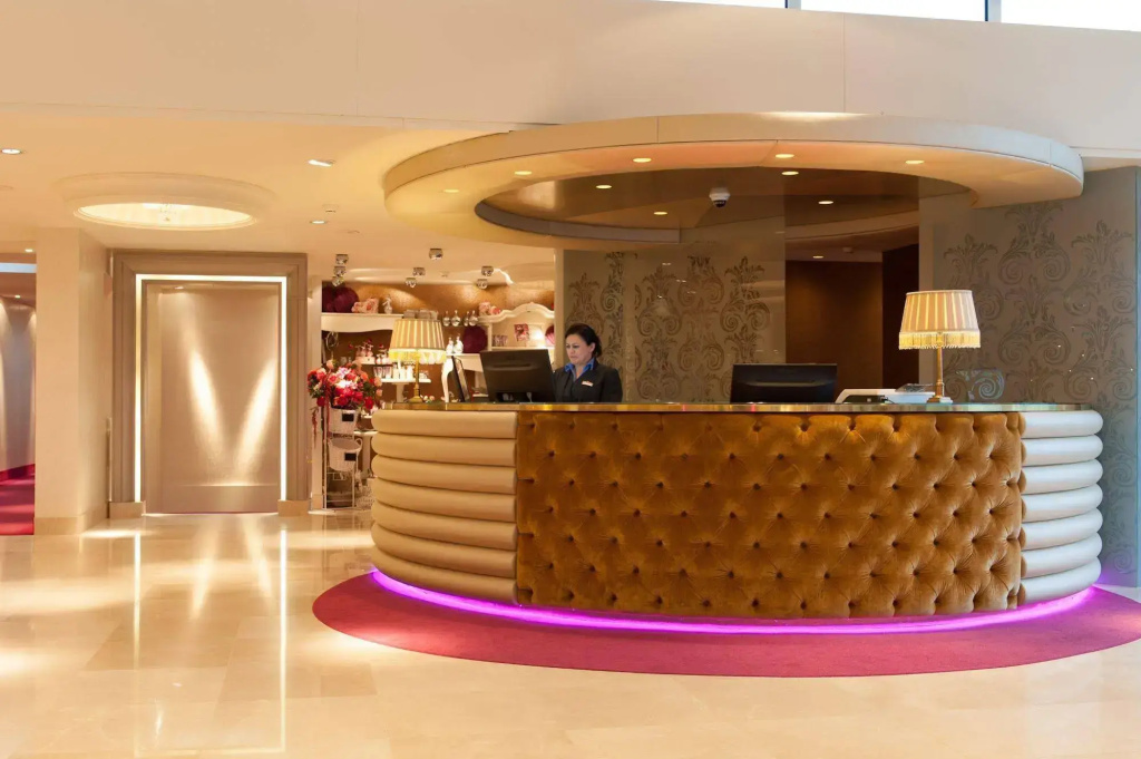 Hotel photo 12