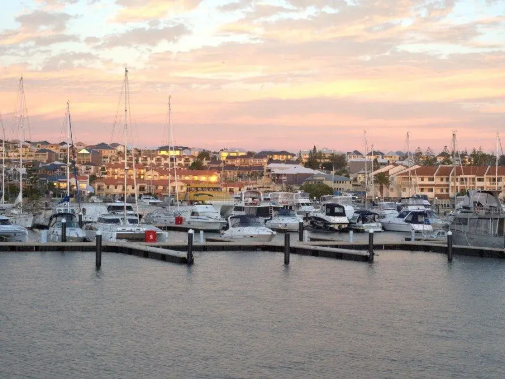 Beach & Waterfront