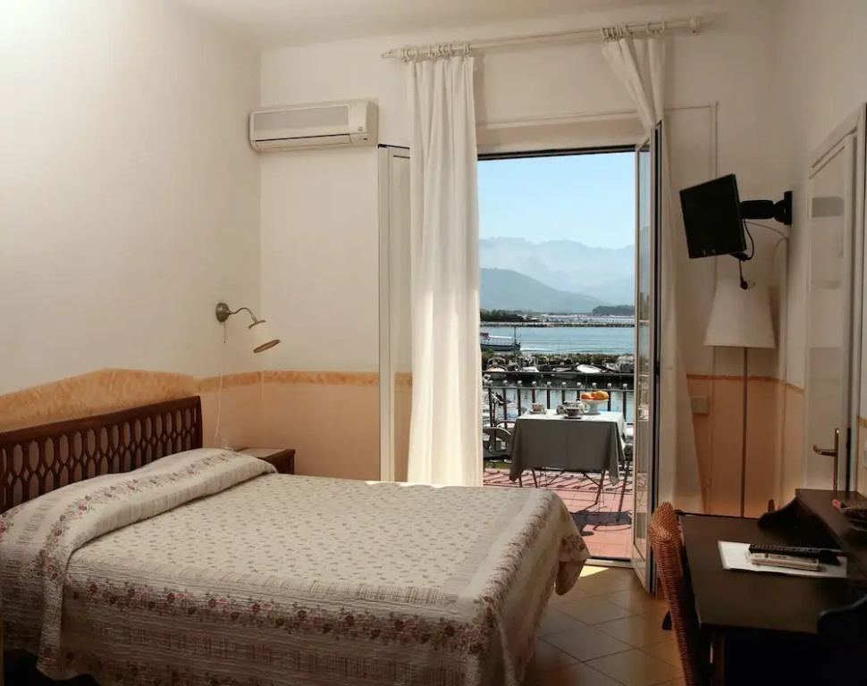 Standard Double room with balcony and with sea view (full double bed)