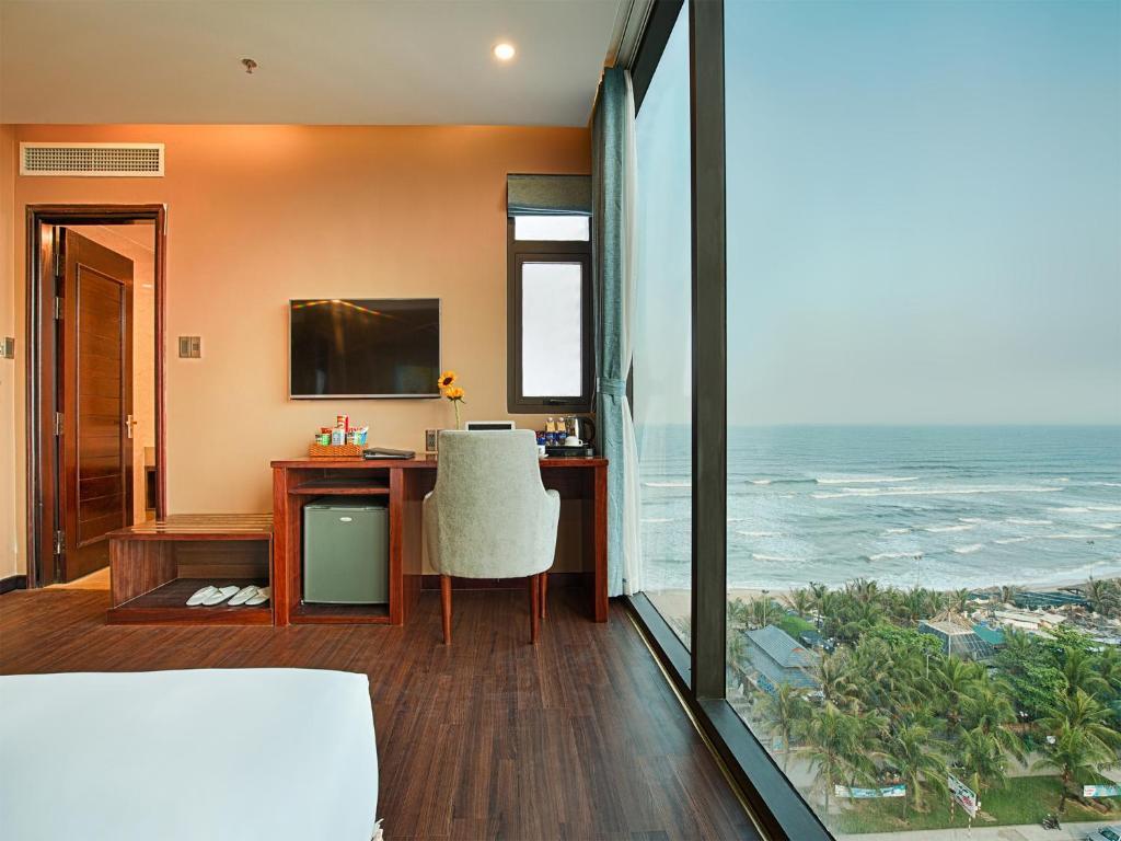 Yarra Ocean Suite Danang