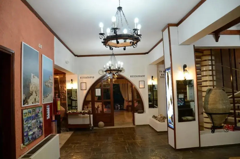 Lobby & Reception
