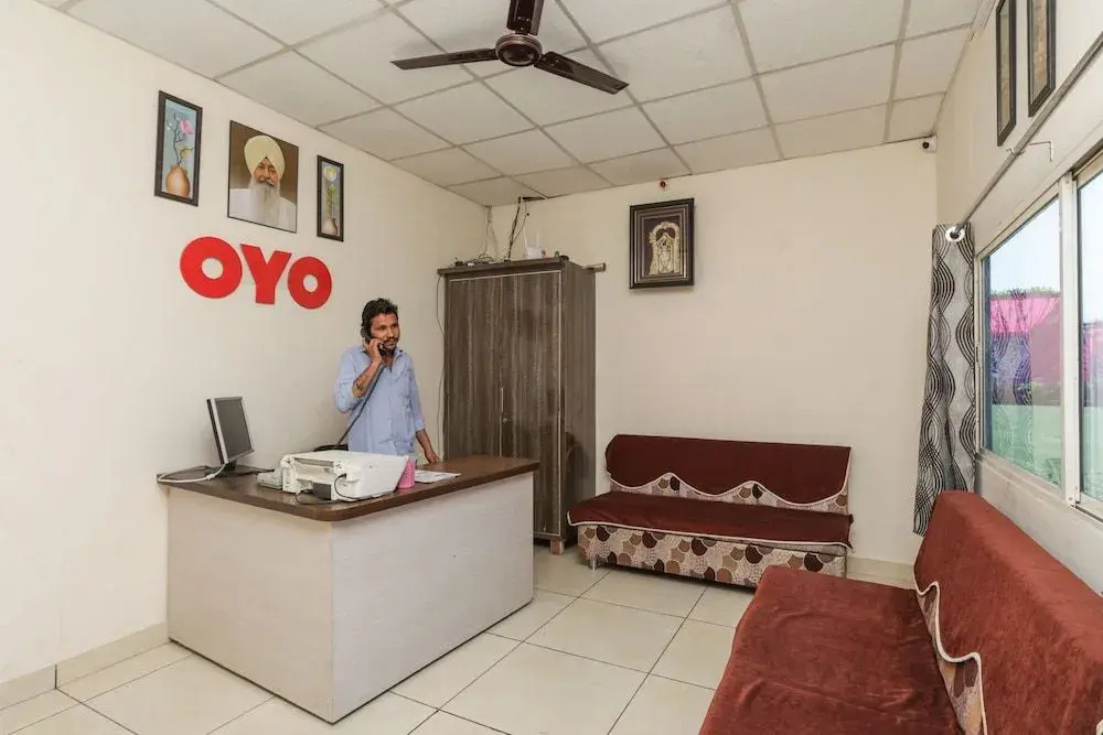 OYO 30383 Hotel Milan Parinay
