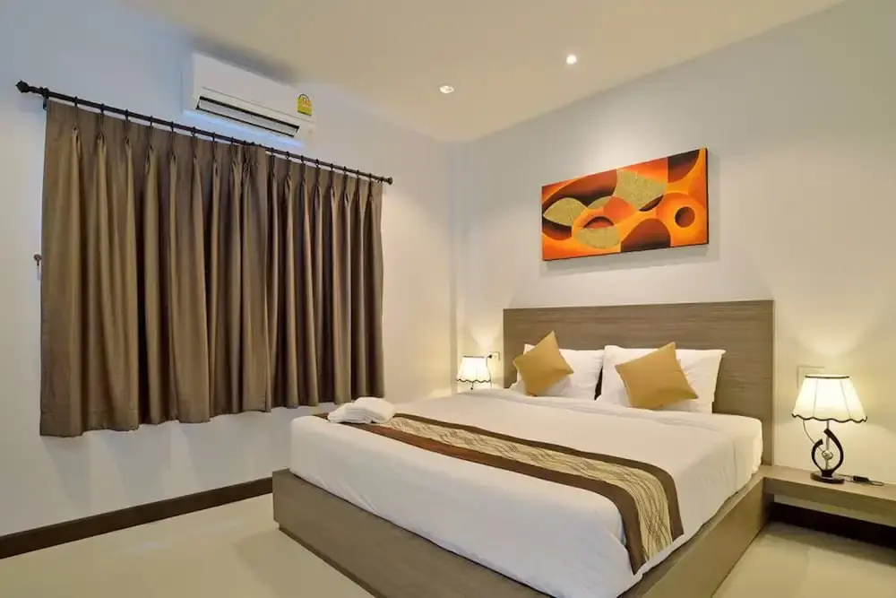 Standard Double room with balcony (full double bed)