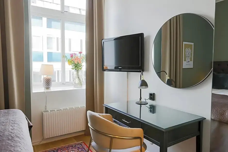 Home Hotel Cardinal - Chambres