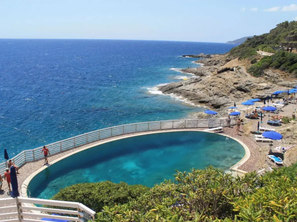 Beach & Waterfront