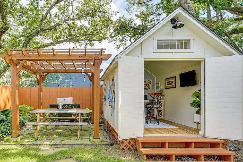 Dtwn Retreat w/ Game Room! Walk to Hampton Park