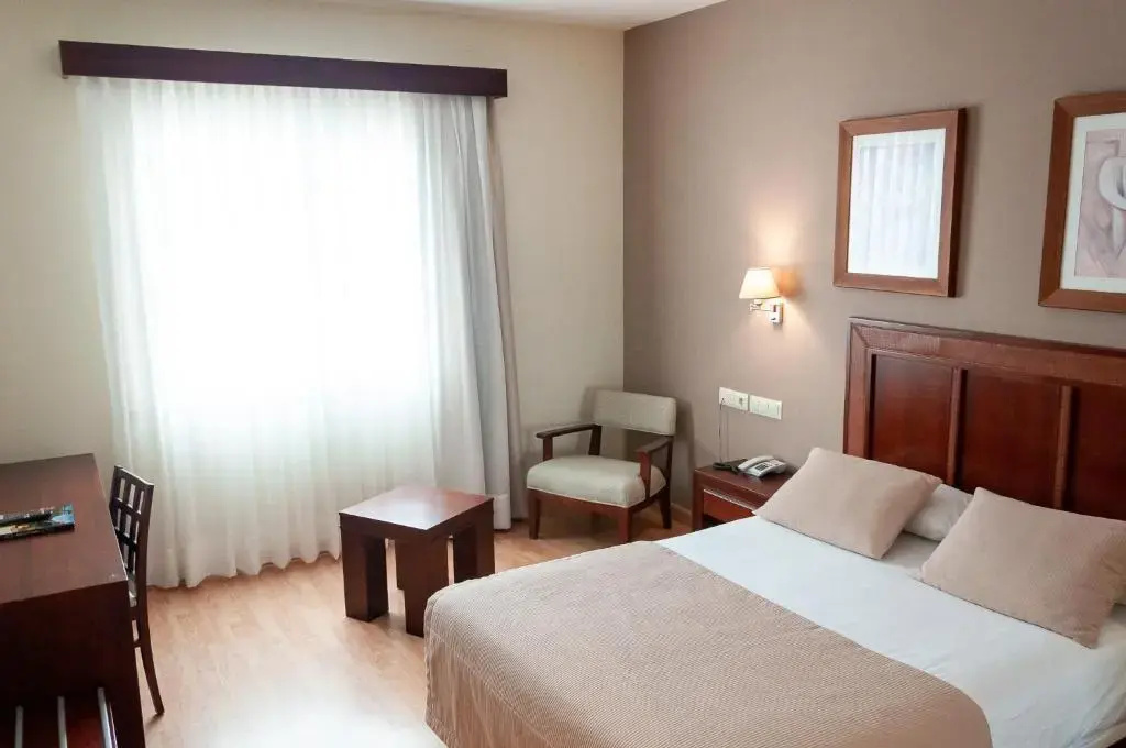 Hotel Santiago de León - Chambres