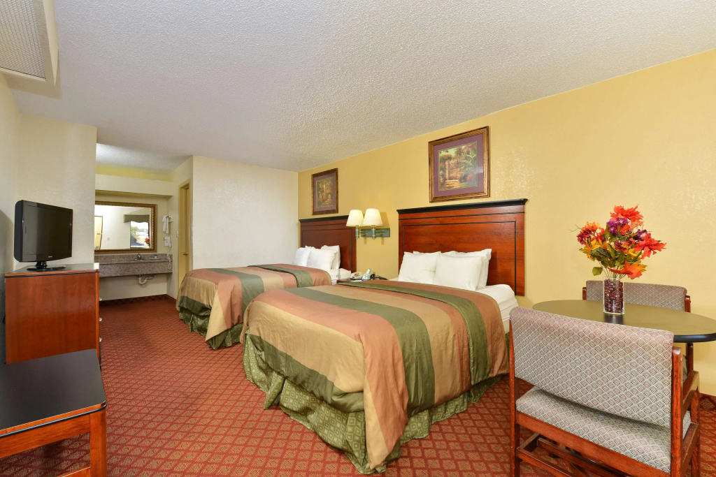 Standard Quadruple room