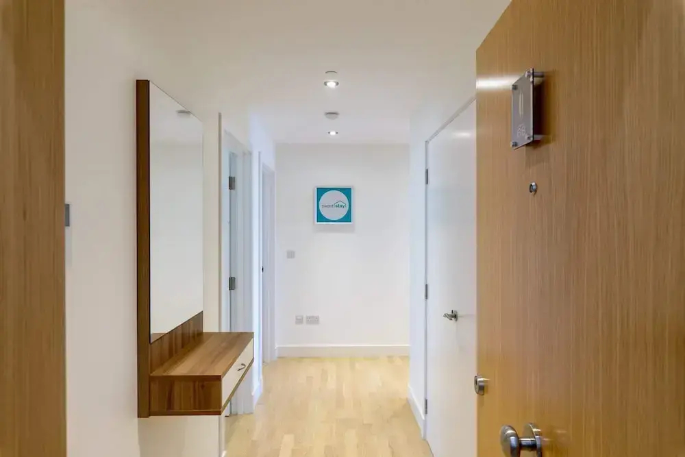 Luxury Modern Apartment With Exceptional Views! Hosted by Sweetstay - фото 11