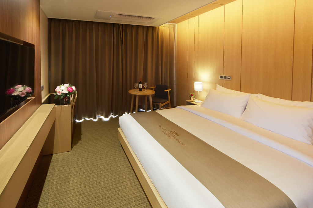 Royal Emporium Incheon Airport Hotel - фото 30