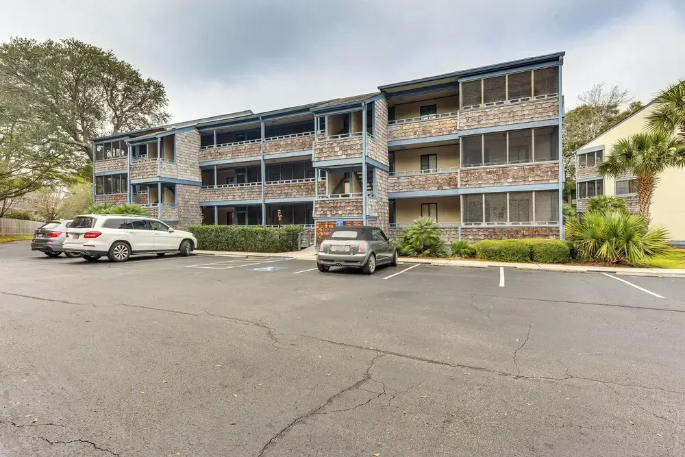 1 Mi to Coast: Myrtle Beach Condo w/ Balconies!