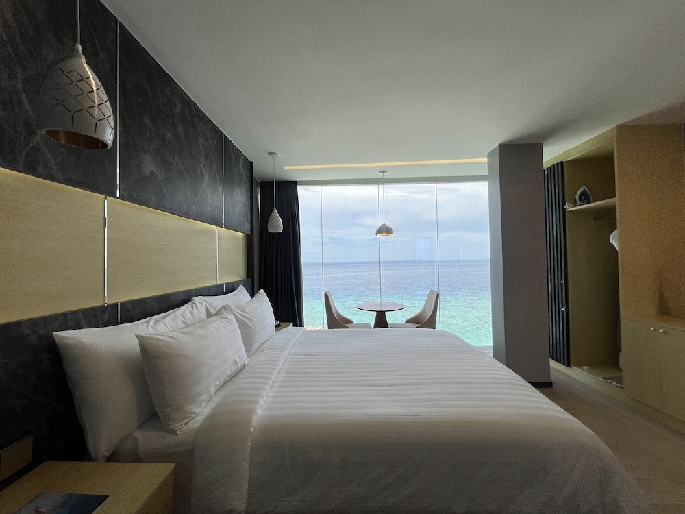 Swarn By Hawks Hotels (Ex. Clarks Exotica Kamadhoo Maldives)