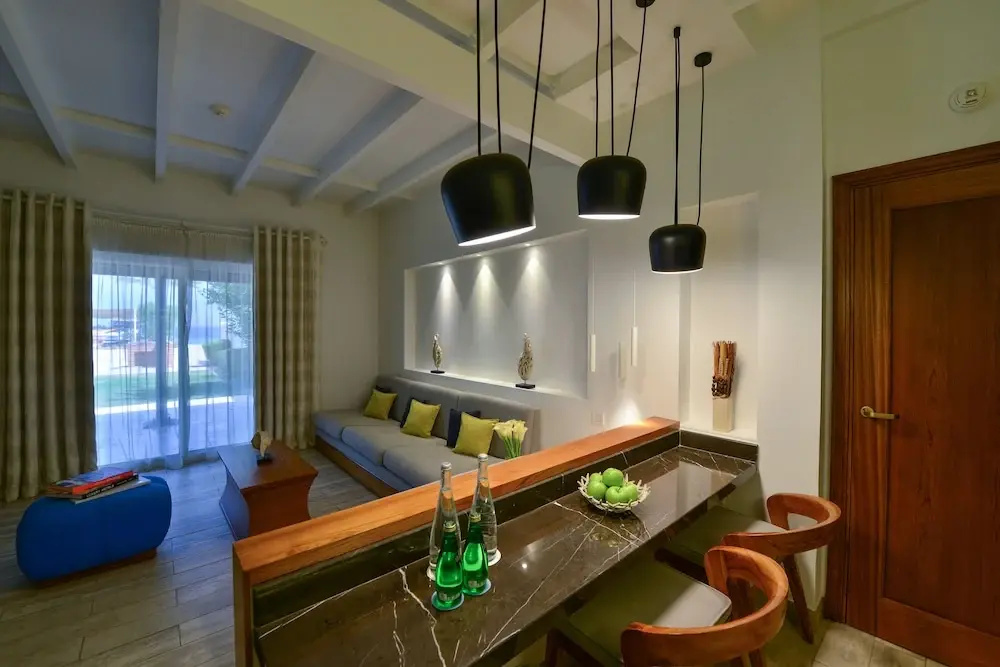 2 Bedrooms Chalet beachfront