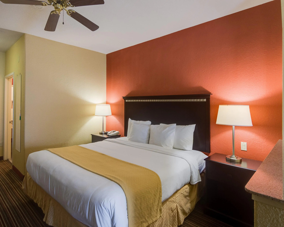 Quality Suites North Houston — 3