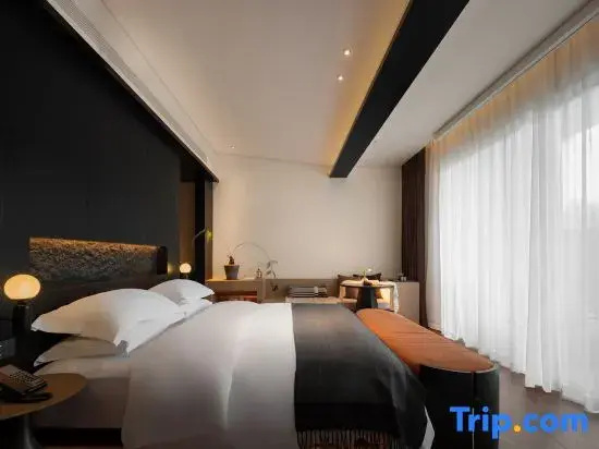Double Suite (full double bed)