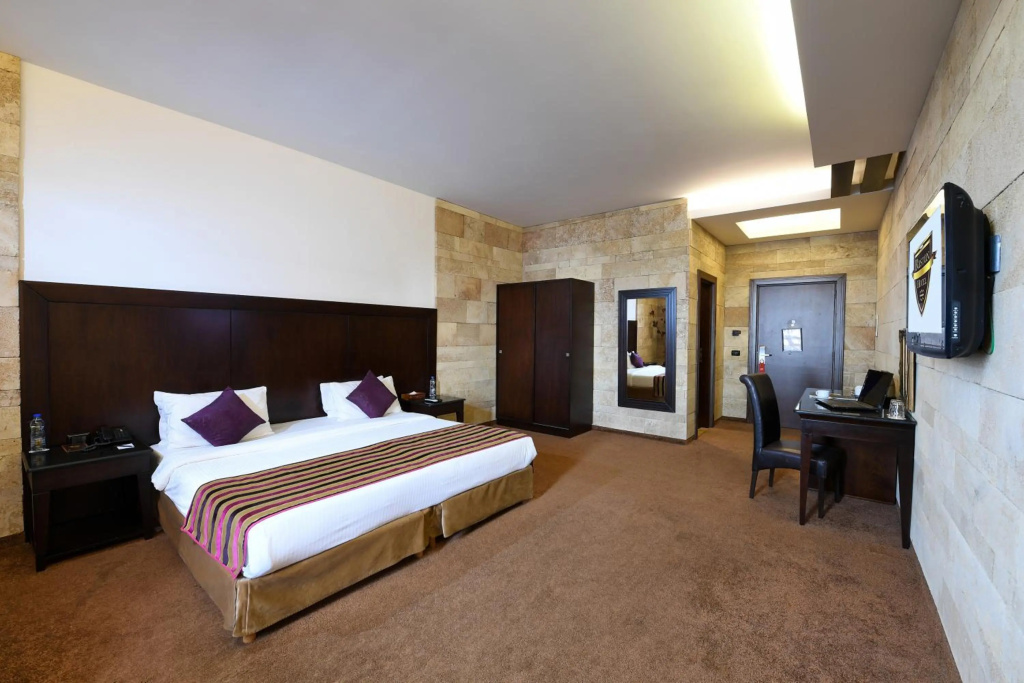 Reston Hotel — 4