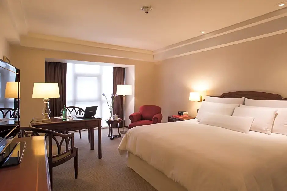 Superior room with city view